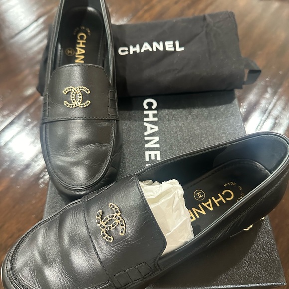 CHANEL Black Leather Slip-On Loafers - Picture 3 of 6